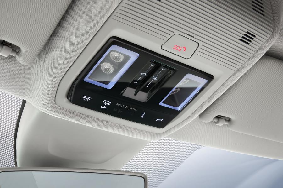Детали интерьера Skoda Octavia iV Combi 2020 года  (WW) (фото 5 из 22)